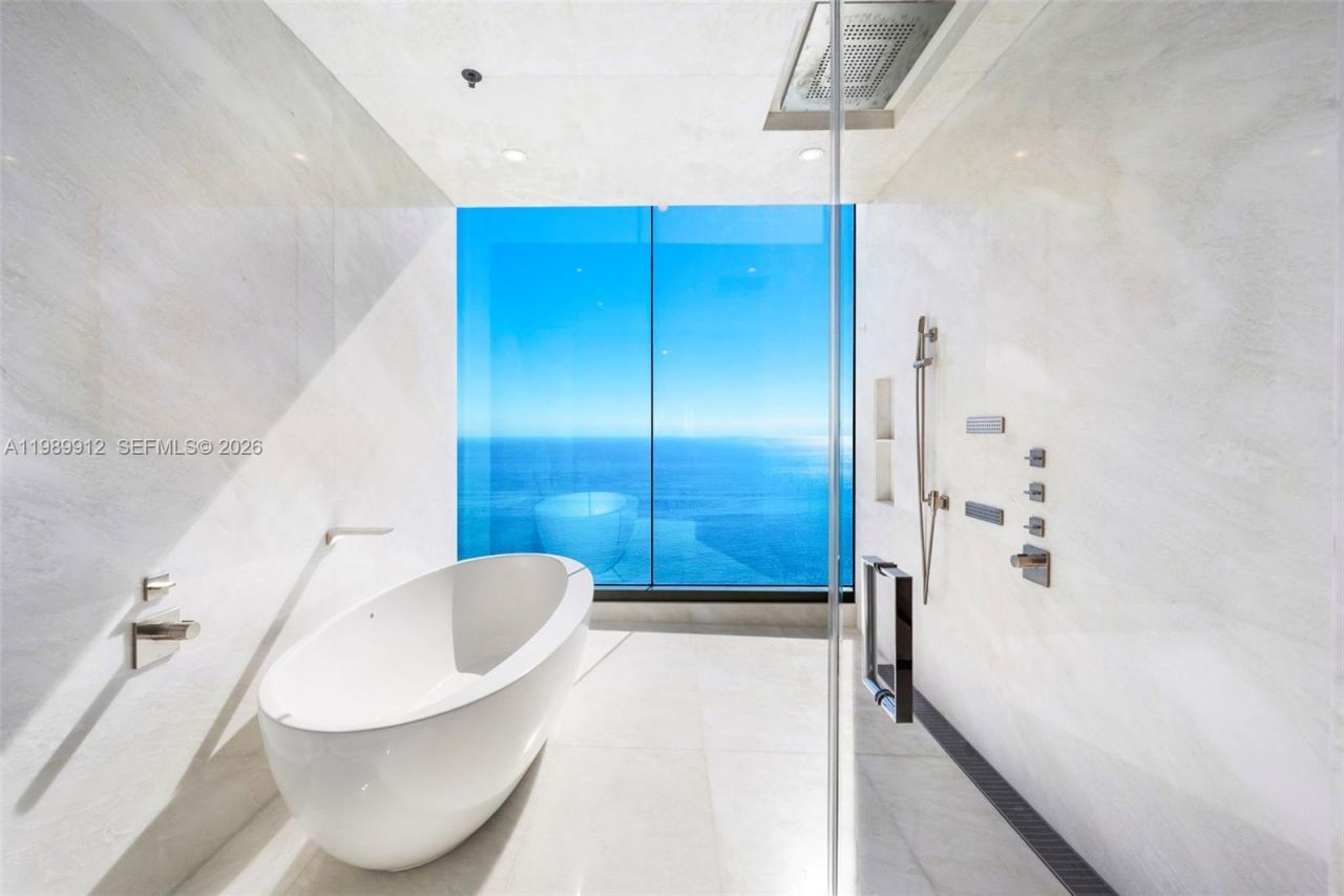 17901 Collins Ave , Unit 4507, Sunny Isles Beach, FL 33160 Photo