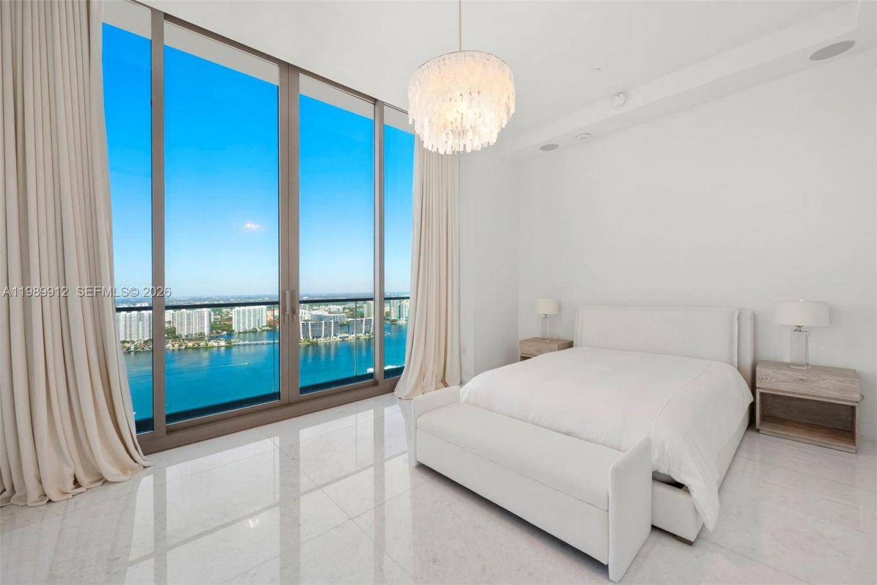 17901 Collins Ave , Unit 4507, Sunny Isles Beach, FL 33160 Photo