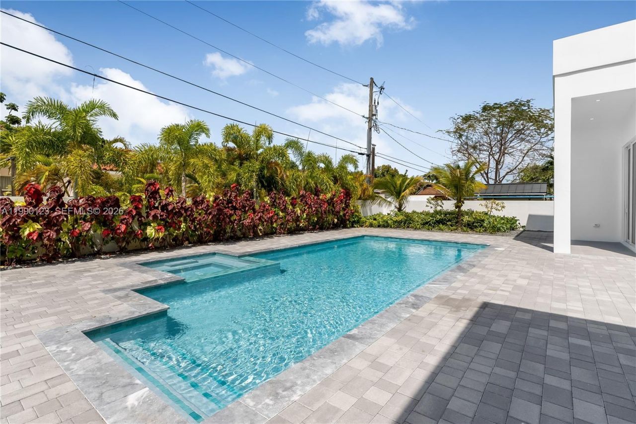 9895 NW 26th St, Doral, FL 33172 Photo