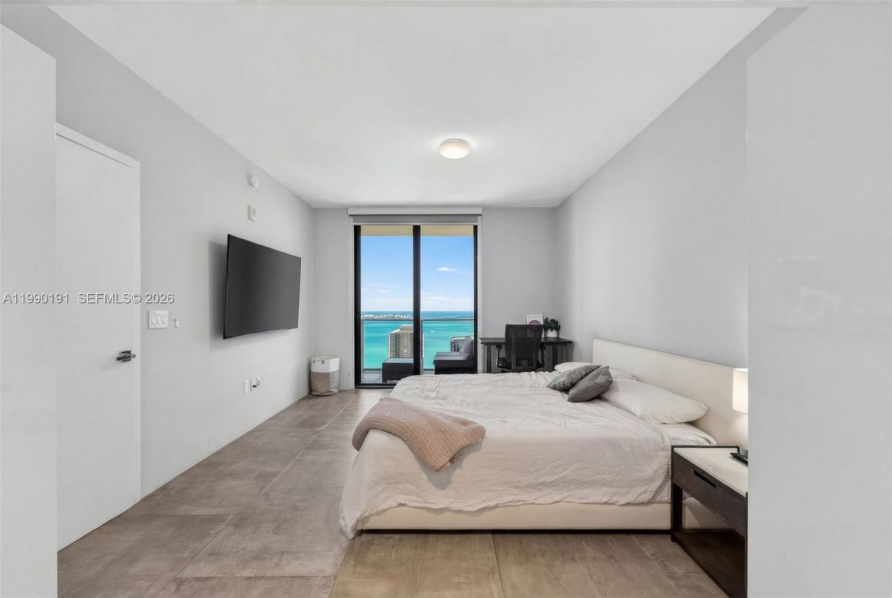 1010 Brickell Av , Unit 4203, Miami, FL 33131 Photo