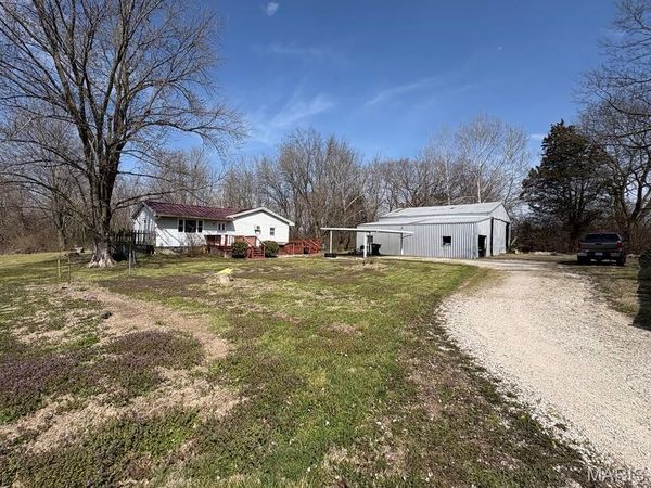 305 Cedar Avenue , Jonesburg, MO 63351