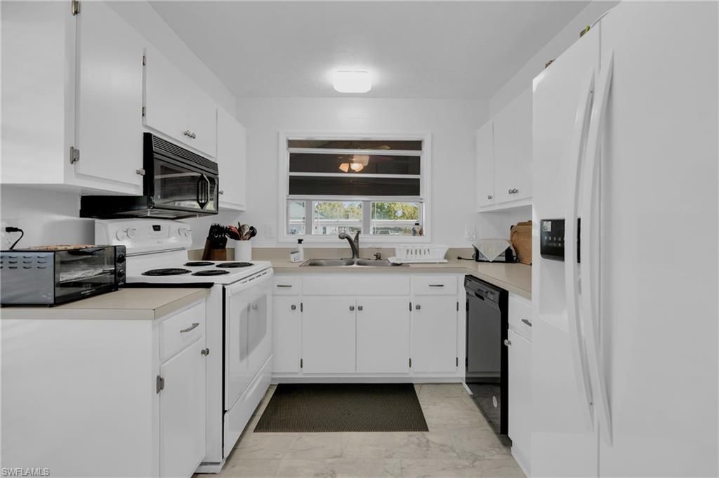 10438 Lakeport Ct , Lehigh Acres, FL 33936 Photo