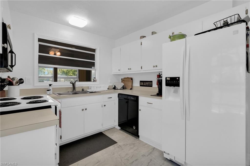 10438 Lakeport Ct , Lehigh Acres, FL 33936 Photo