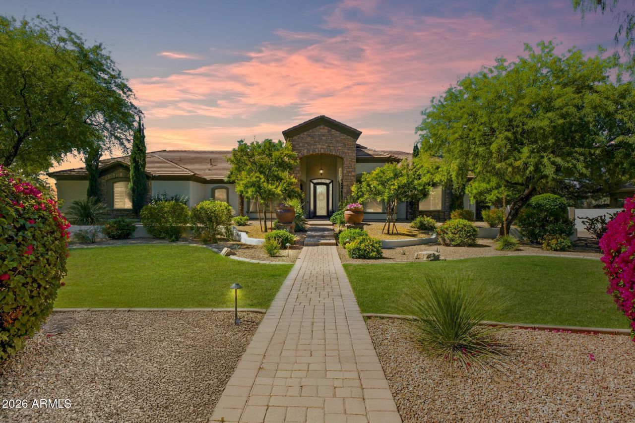 745 E John Henry Lane, Gilbert, AZ 85296 Main Photo