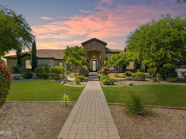 745 E JOHN HENRY Lane, Gilbert, AZ 85296