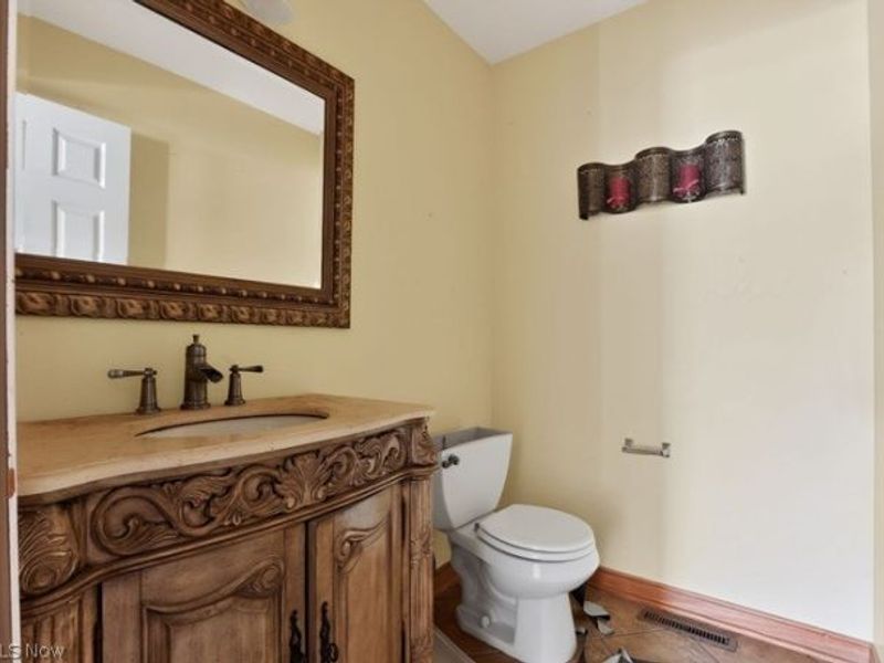 6740 Bridgestone Circle NE, Canton, OH 44721 Photo 21