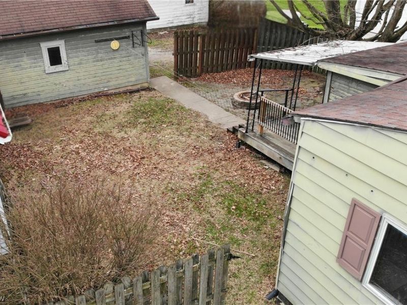 74 E Whitney Avenue, Shelby, OH 44875 Photo 4