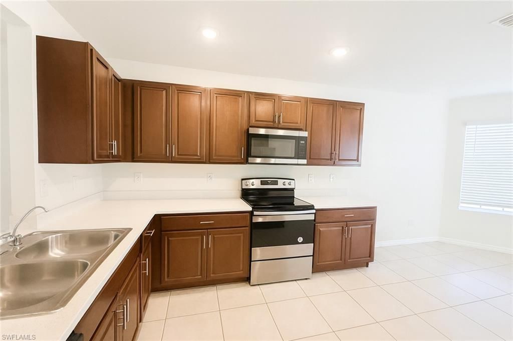 2220 NE 5th Ave, Cape Coral, FL 33909 Photo