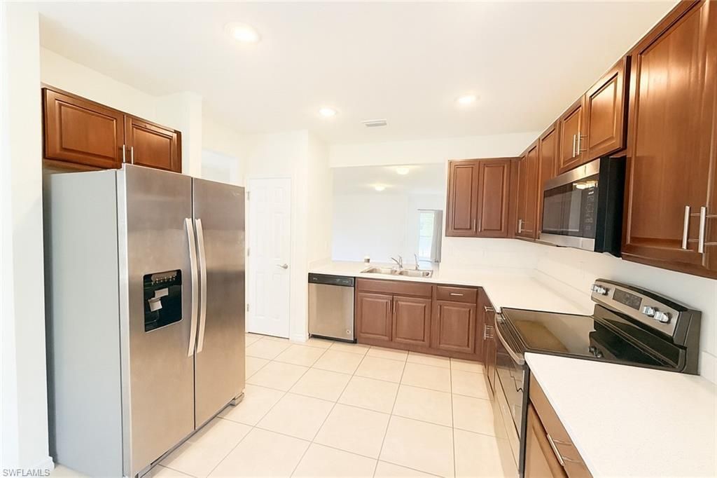 2220 NE 5th Ave, Cape Coral, FL 33909 Photo