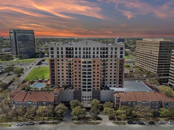 330 Las Colinas Boulevard E, Unit 1302, Irving, TX 75039