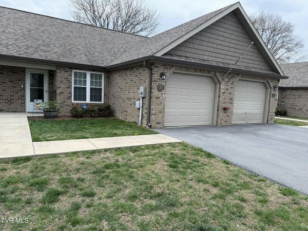 57 Chatfield Square, Johnson City, TN 37615