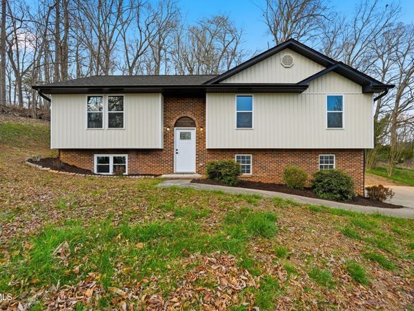 3740 Thorngrove Drive, Kingsport, TN 37660