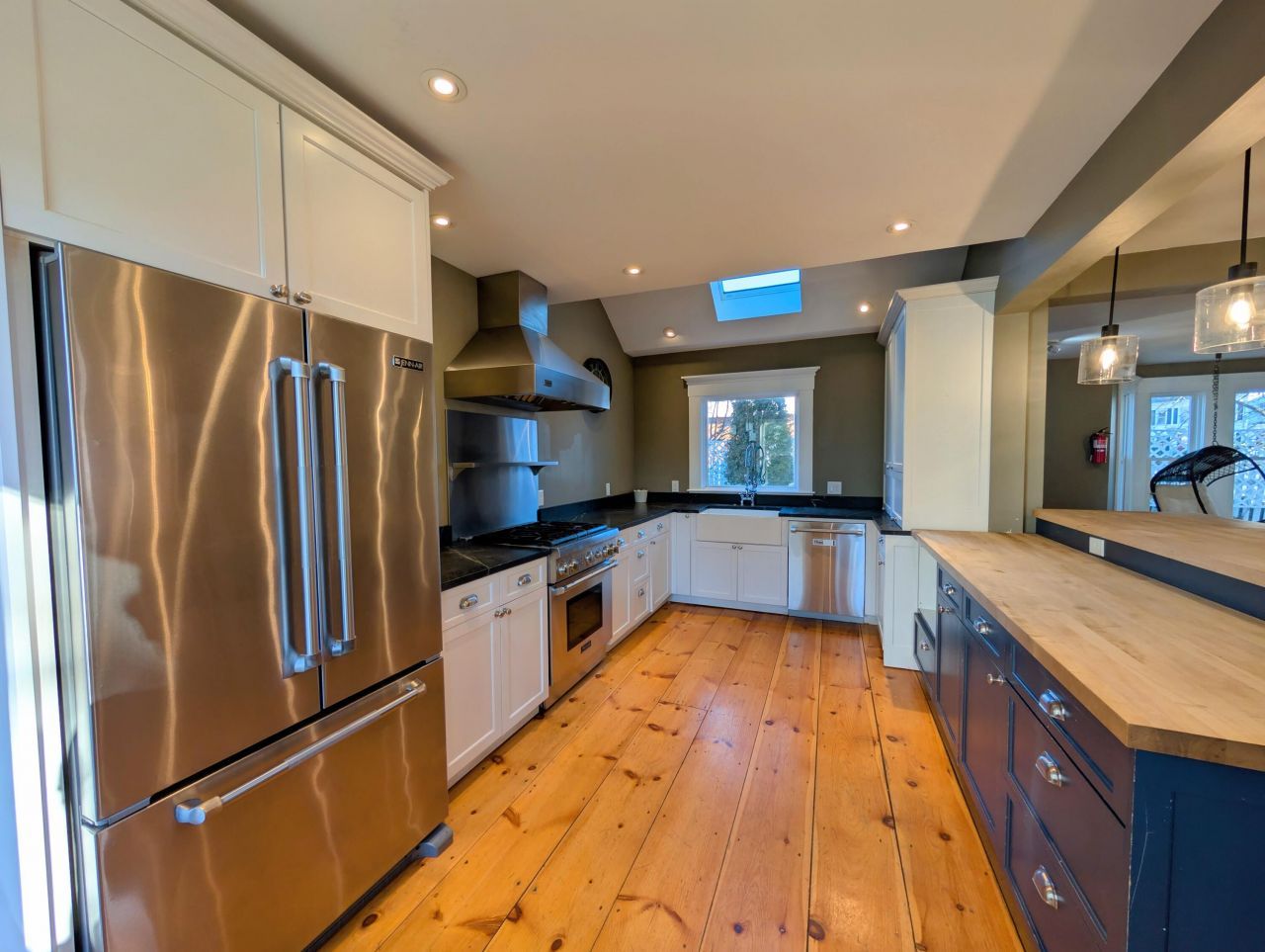 17 Market Street, North Berwick, ME 03906 Main Photo