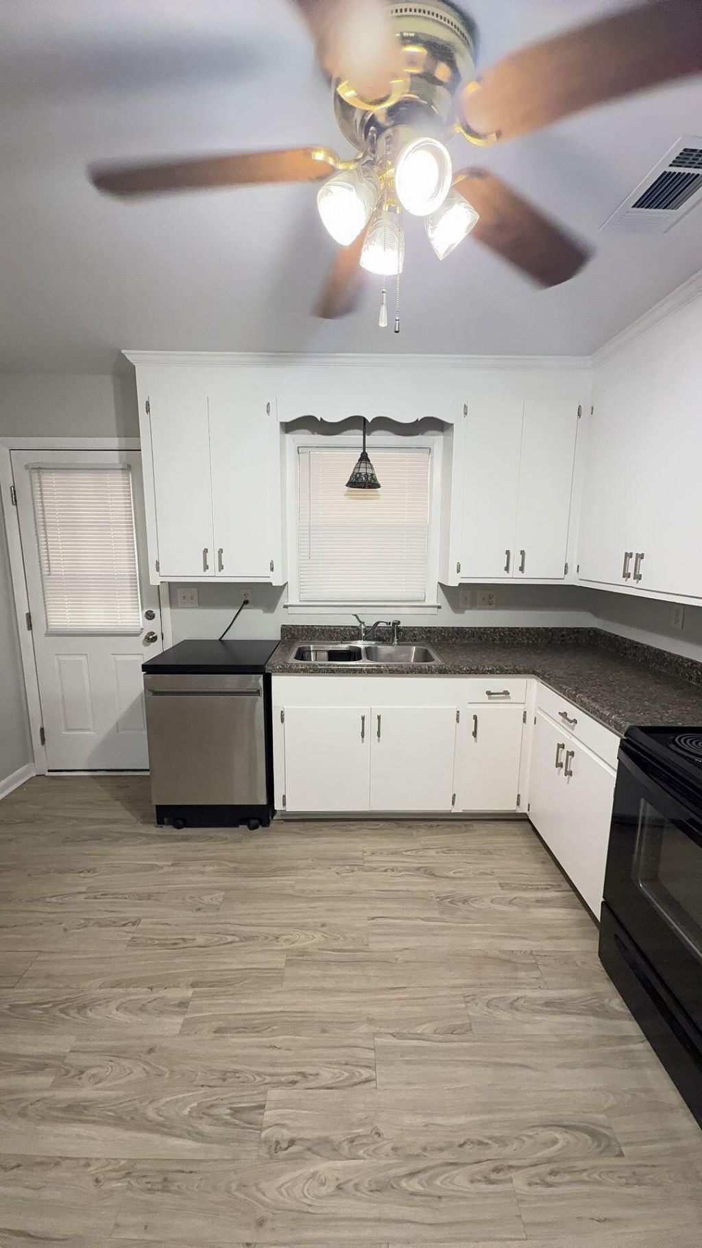 1746 E Avalon Circle Photo 7