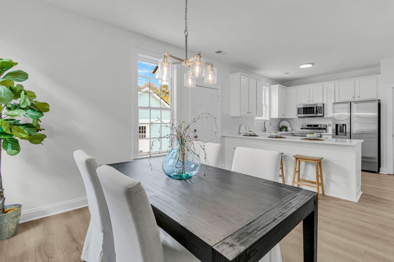 204 Hydrangea Street Photo 12