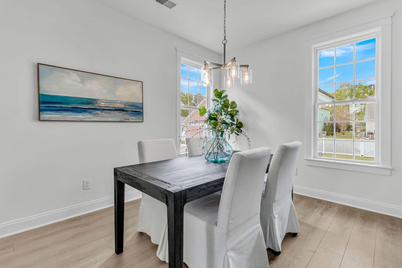 204 Hydrangea Street Photo 14