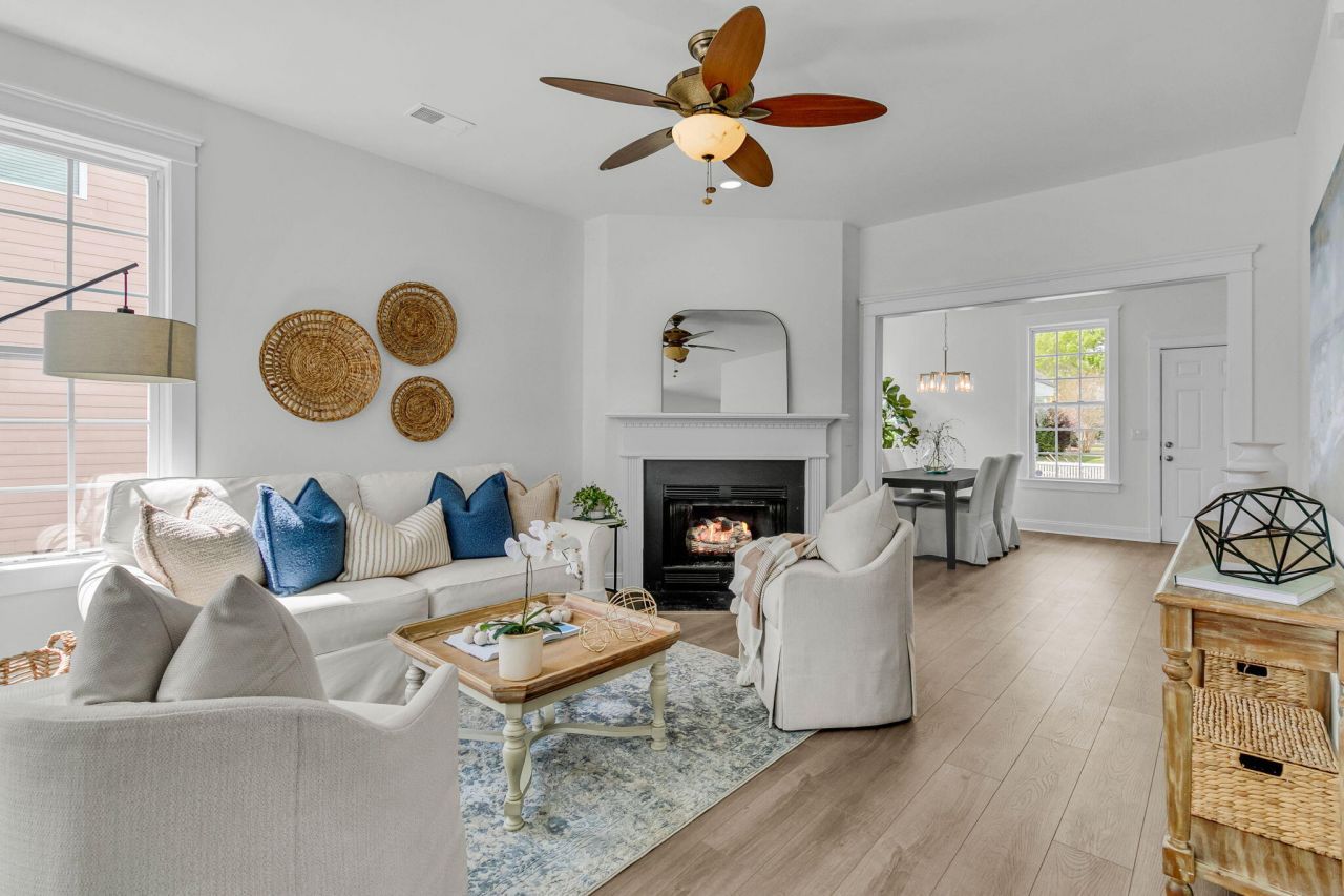 204 Hydrangea Street Photo 15