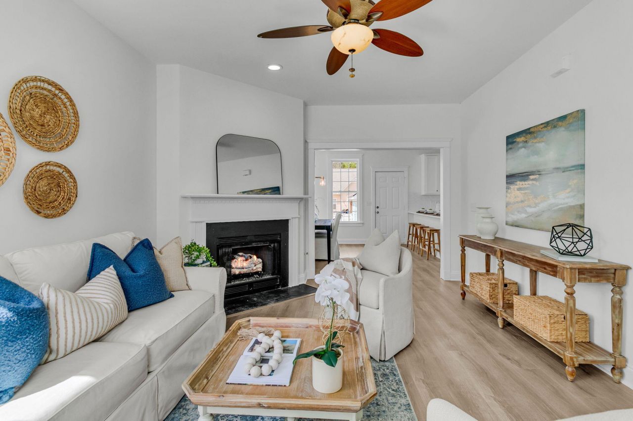 204 Hydrangea Street Photo 16