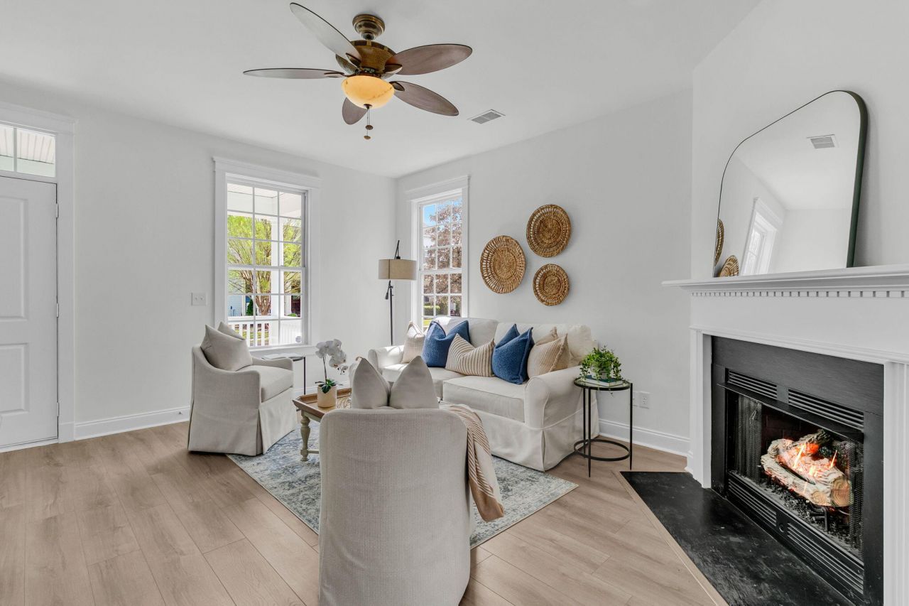 204 Hydrangea Street Photo 17