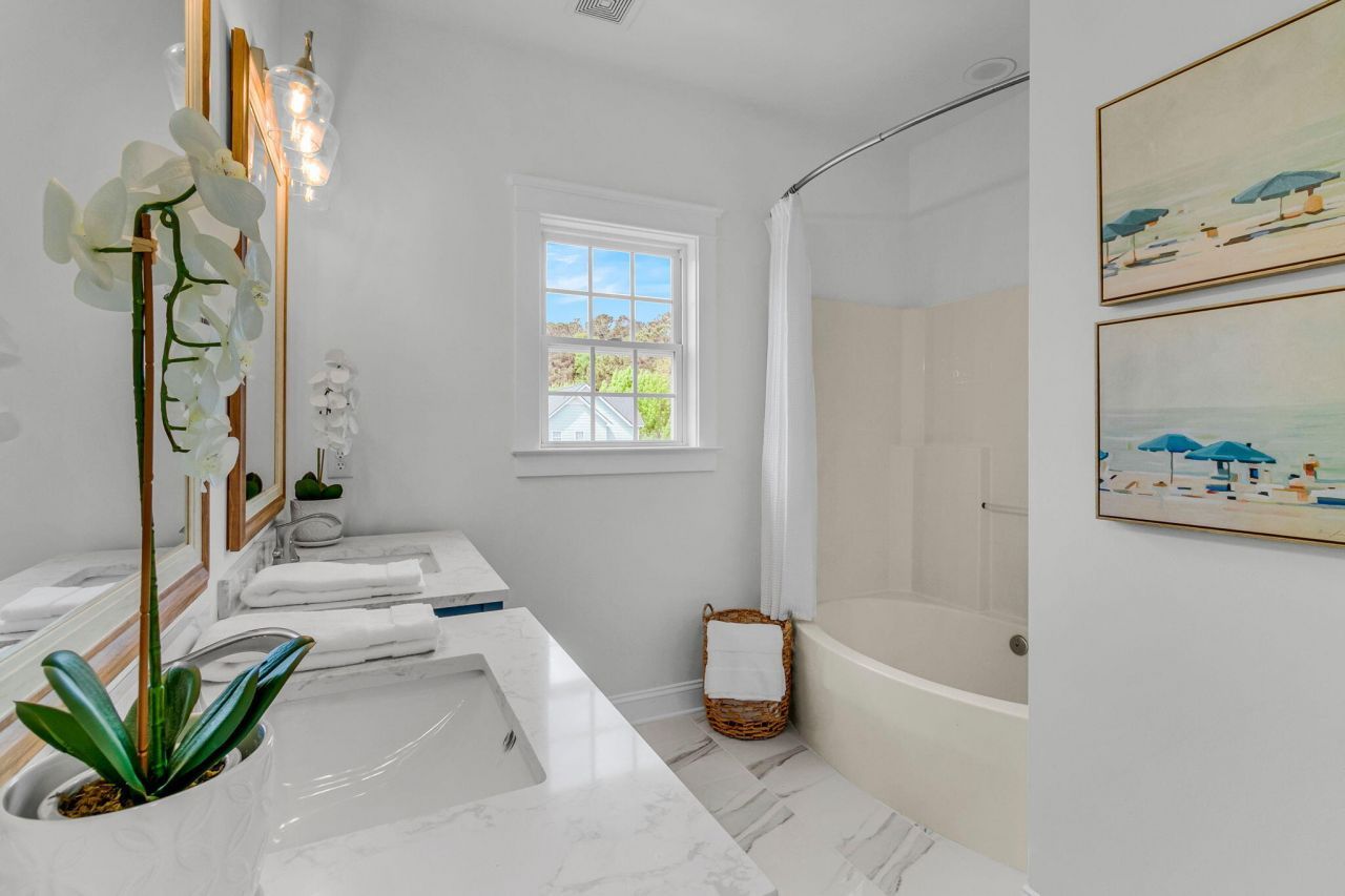 204 Hydrangea Street Photo 21