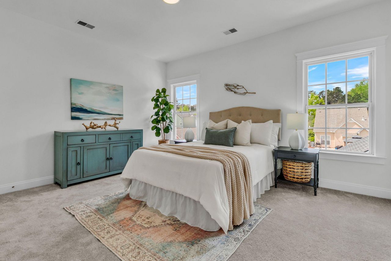 204 Hydrangea Street Photo 22