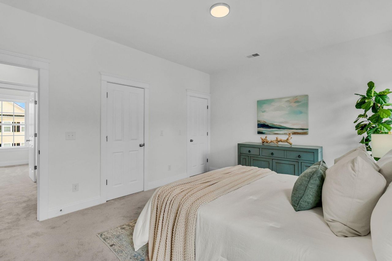 204 Hydrangea Street Photo 24