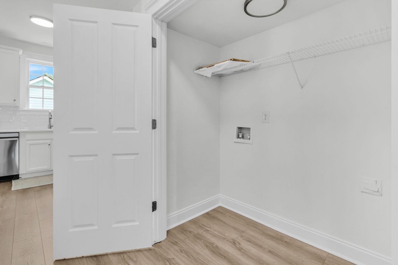 204 Hydrangea Street Photo 29