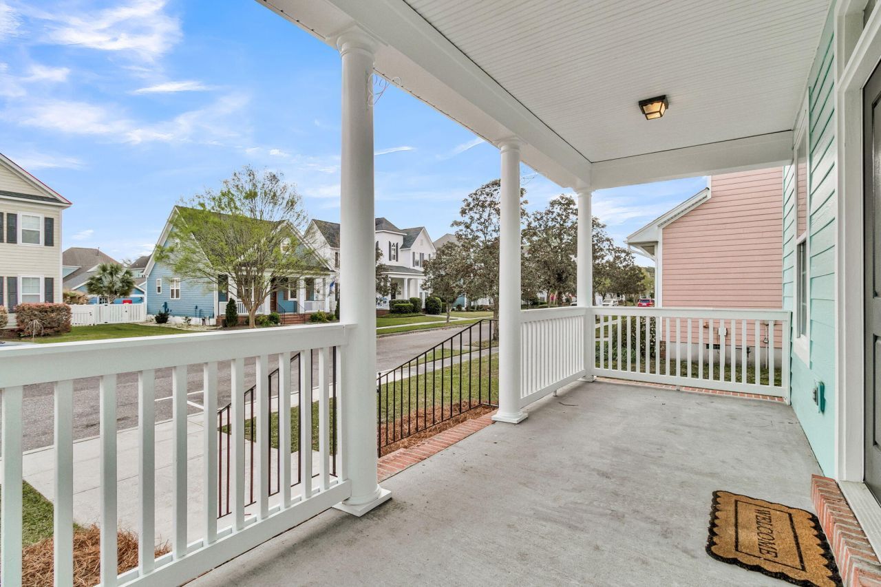 204 Hydrangea Street Photo 6