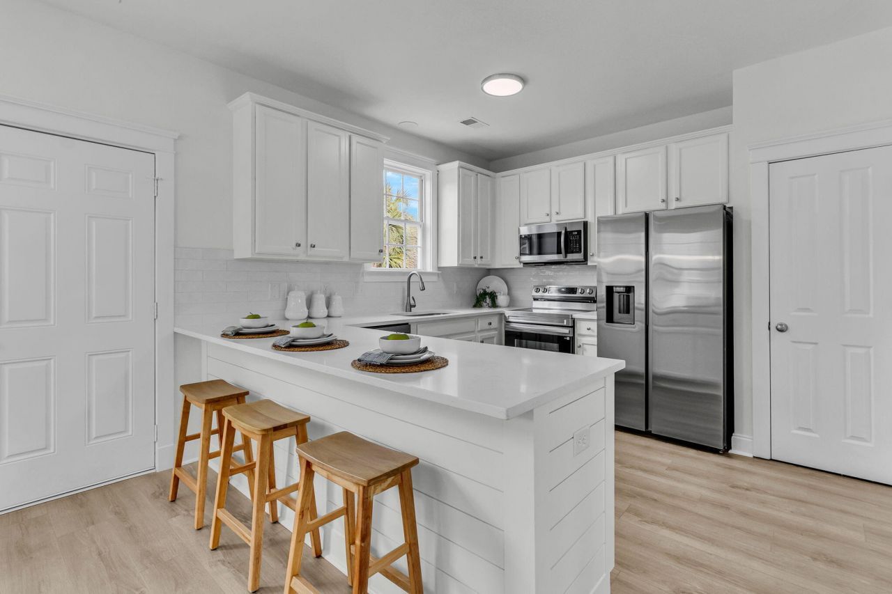 204 Hydrangea Street Photo 7