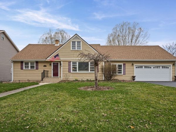420 Summit Street, Algonquin, IL 60102