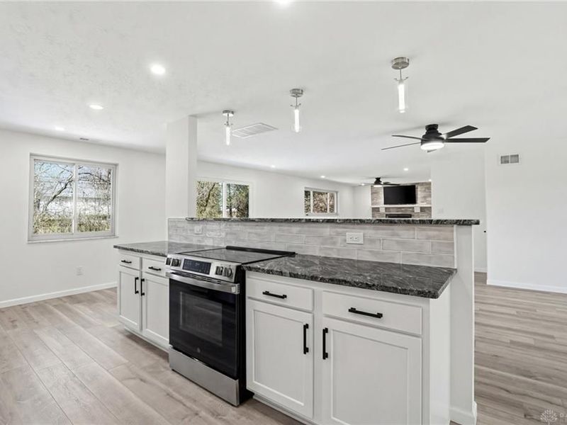 1039 Independence Drive, Kettering, OH 45429 Photo 11