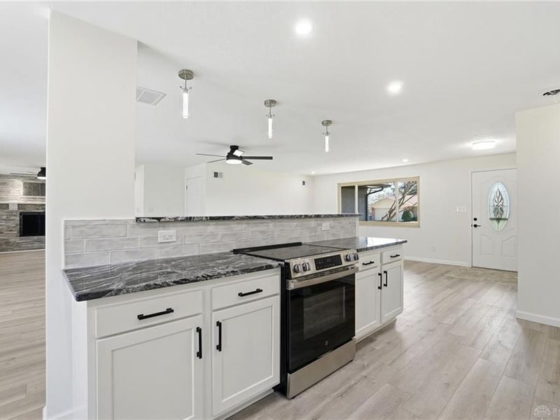 1039 Independence Drive, Kettering, OH 45429 Photo 12