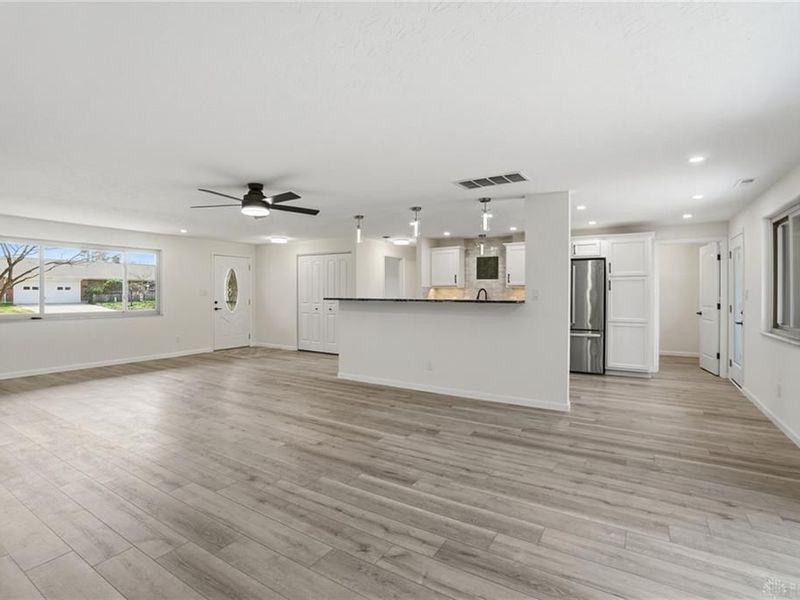 1039 Independence Drive, Kettering, OH 45429 Photo 16