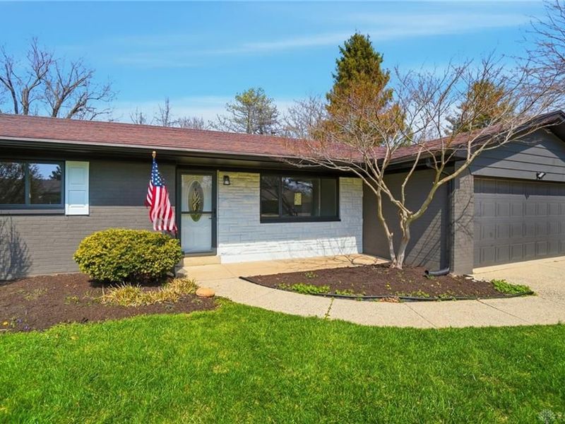 1039 Independence Drive, Kettering, OH 45429 Photo 2