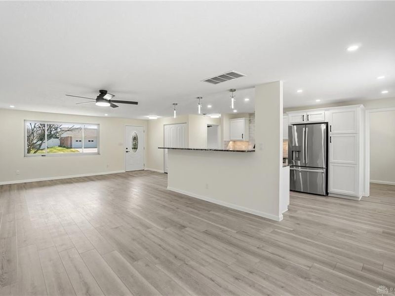 1039 Independence Drive, Kettering, OH 45429 Photo 6