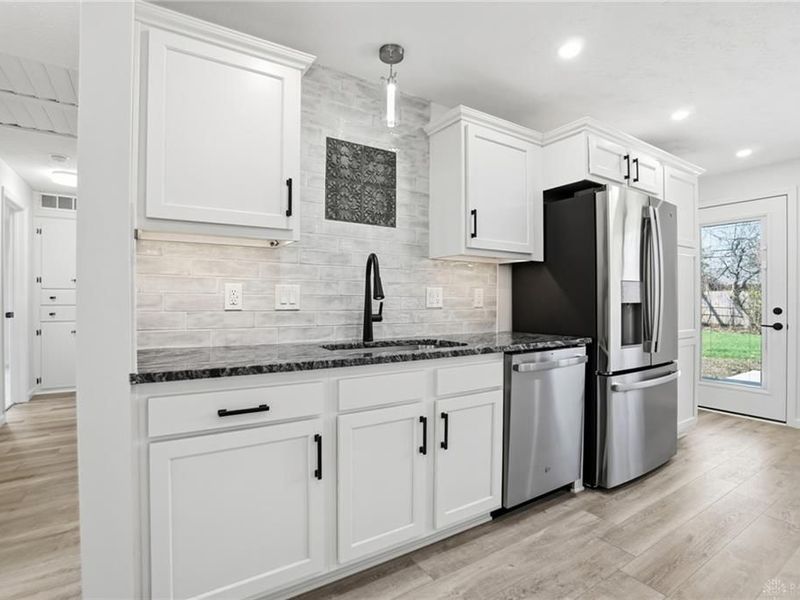 1039 Independence Drive, Kettering, OH 45429 Photo 9