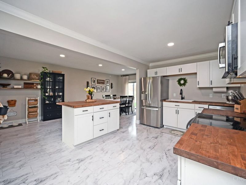 3228 Deborah Lane, Green Township, OH 45239 Photo 10