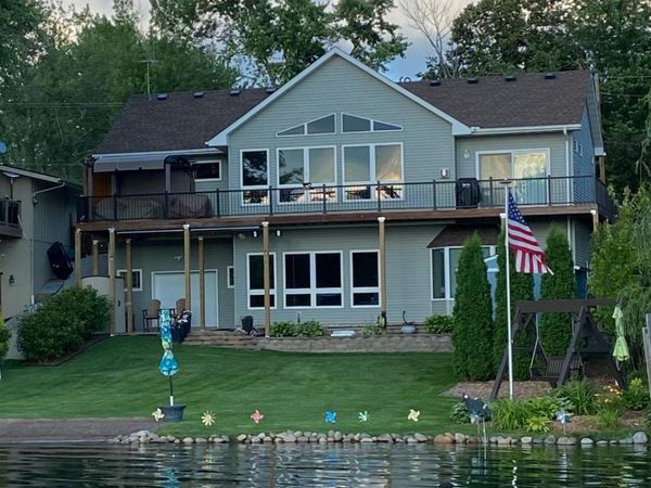 1132 Bay Drive SE, Forest Lake, MN 55025