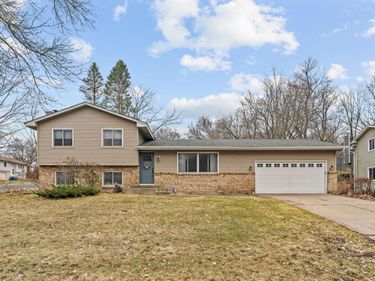 7731 Polaris Lane N, Maple Grove, MN 55311