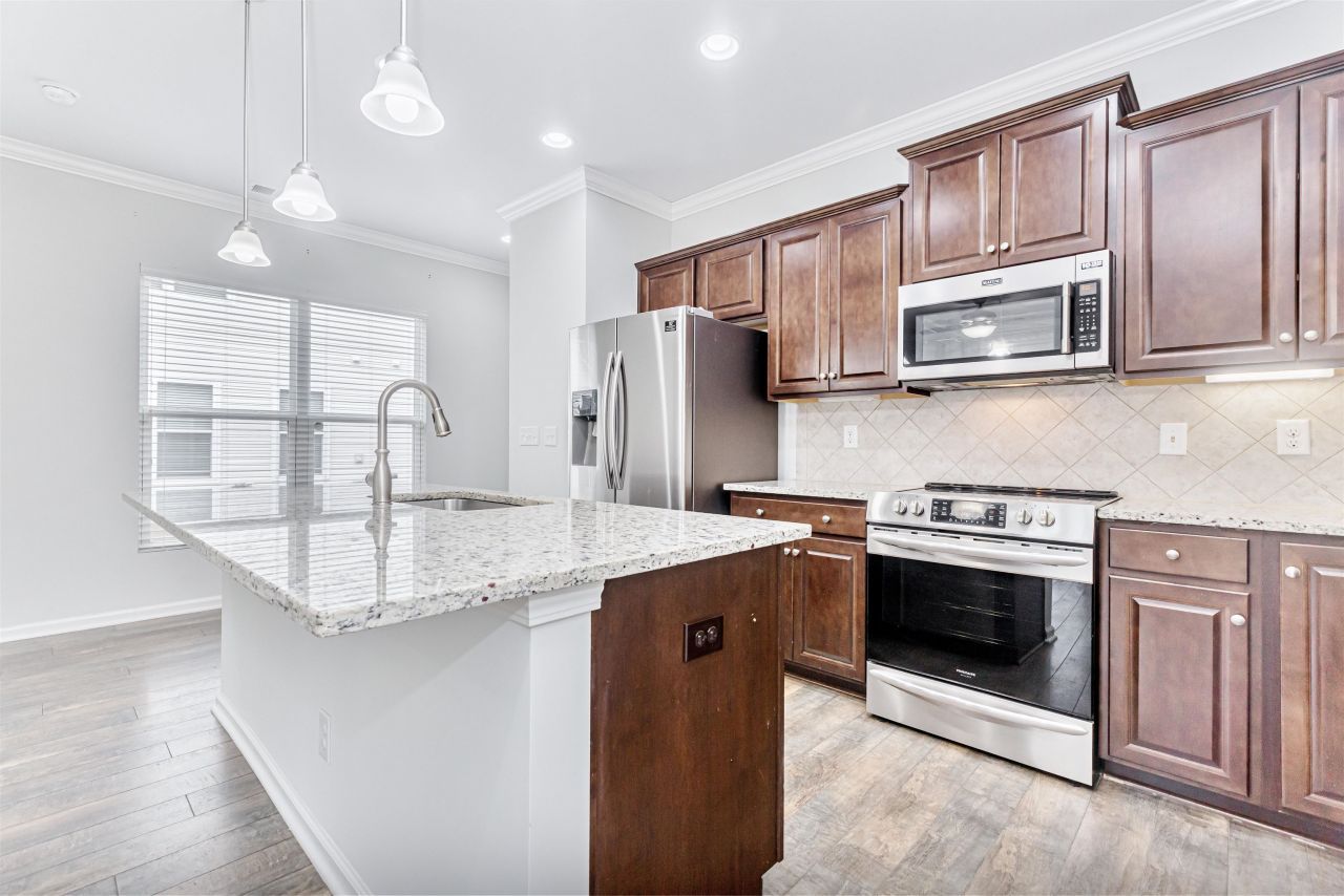 301 Castle Dr.  Photo 15