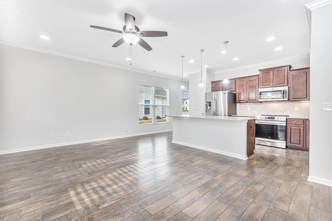 301 Castle Dr.  Photo 16