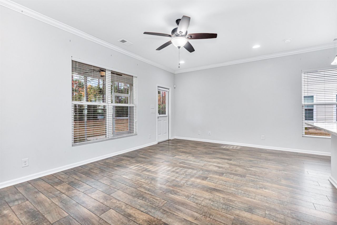 301 Castle Dr.  Photo 18