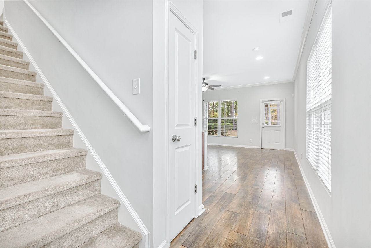 301 Castle Dr.  Photo 22