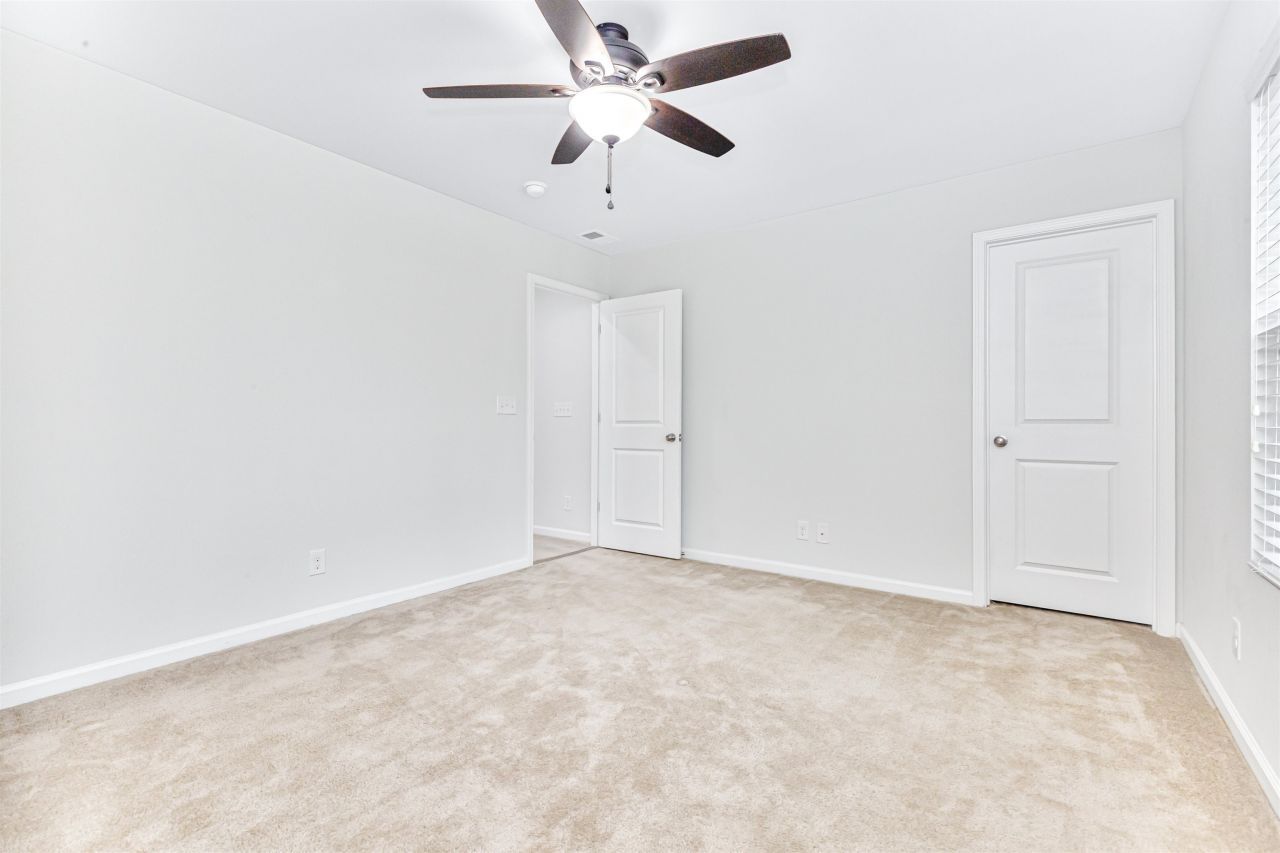 301 Castle Dr.  Photo 27