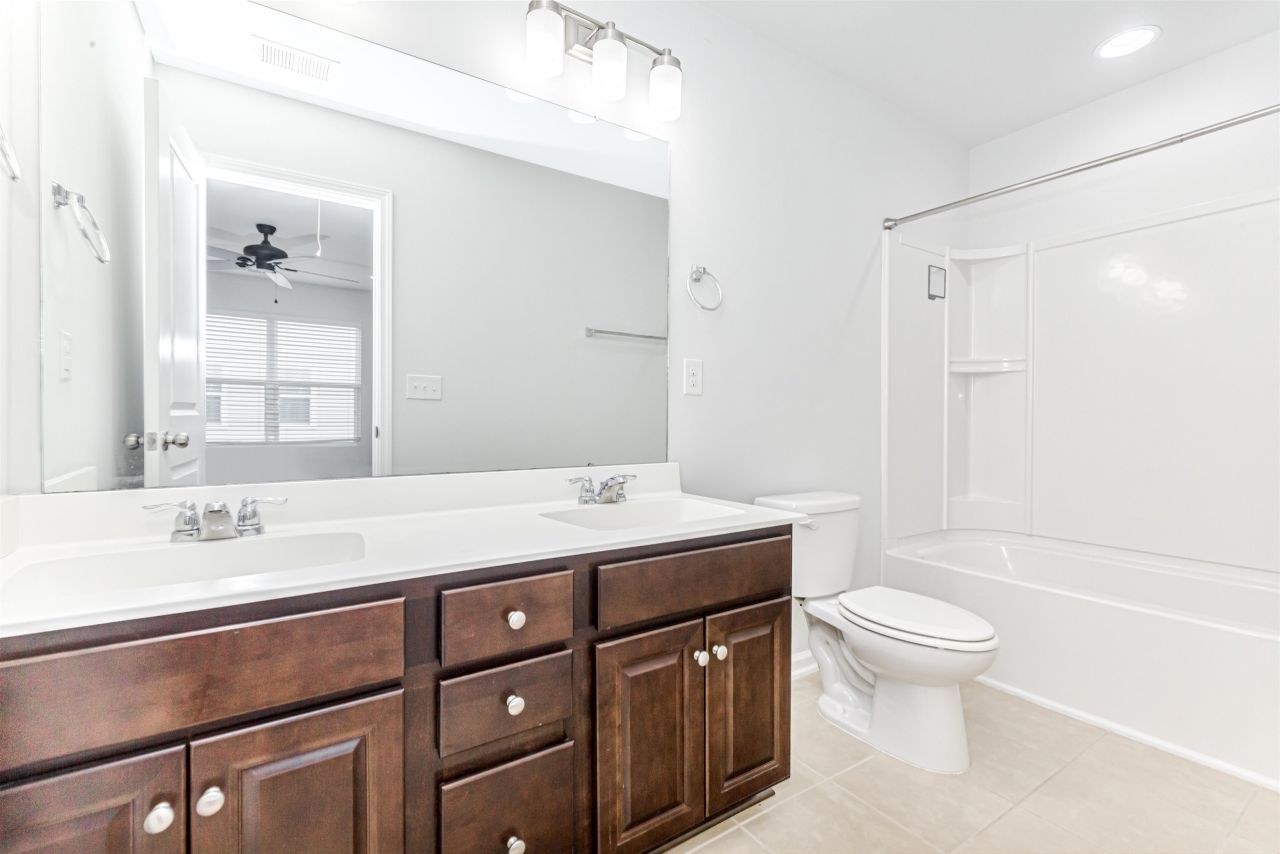 301 Castle Dr.  Photo 28