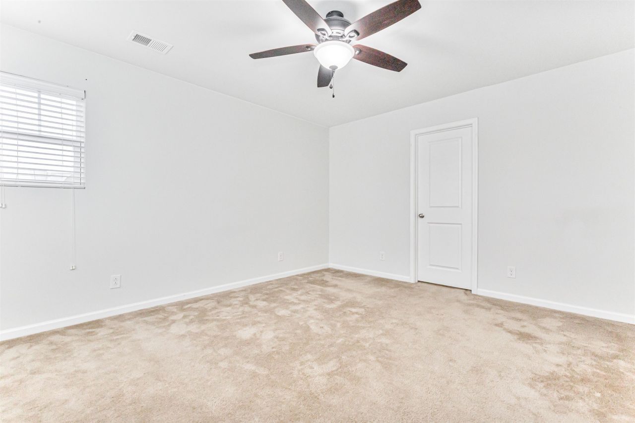 301 Castle Dr.  Photo 29