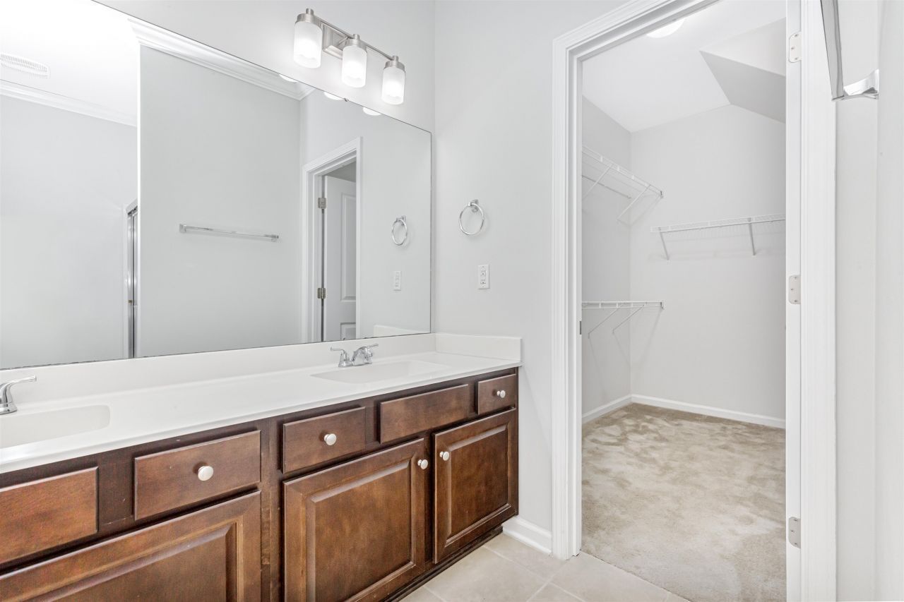 301 Castle Dr.  Photo 9