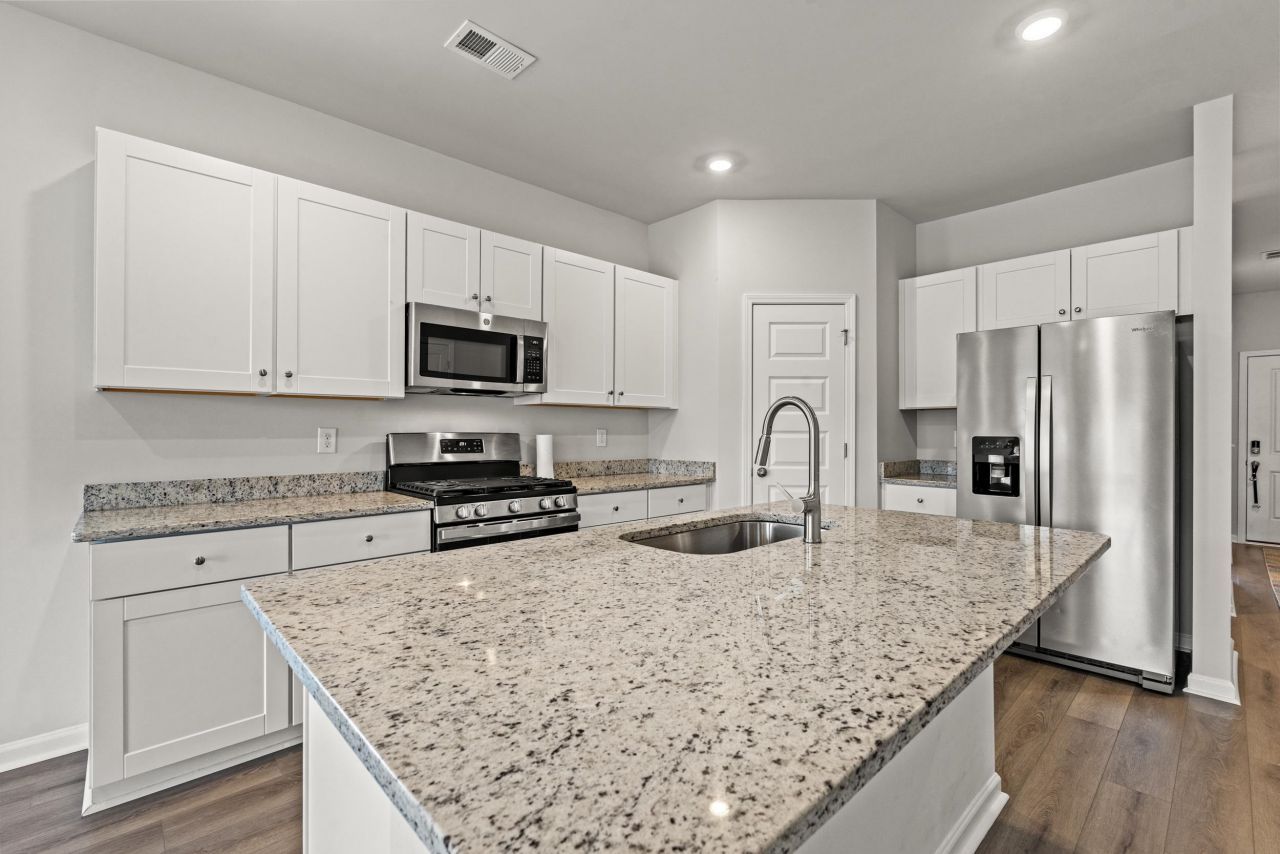 8037 Forest Edge Dr. Photo 10