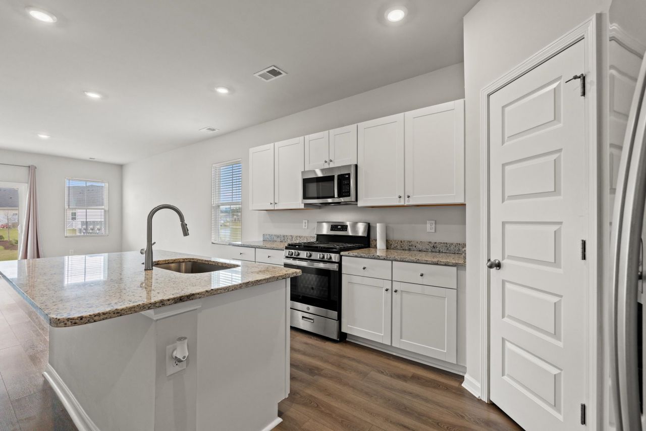 8037 Forest Edge Dr. Photo 11