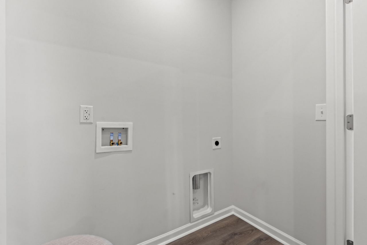 8037 Forest Edge Dr. Photo 12